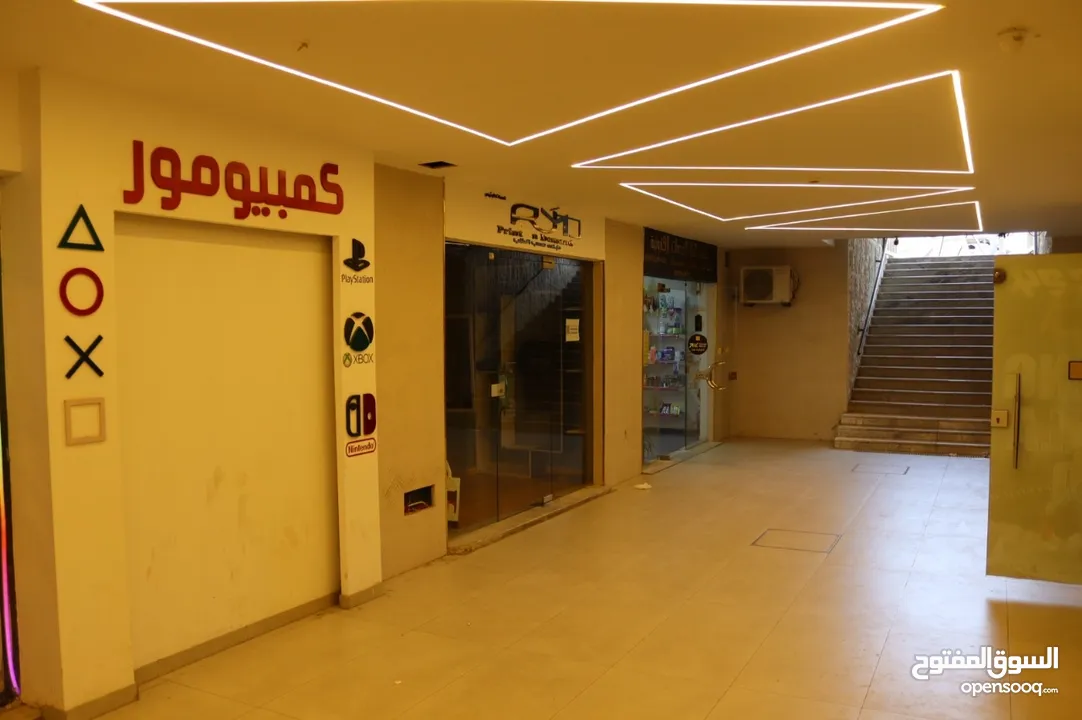 محلات تجارية للبيع او الايجار في شارع الجامعة اليرموك منطقة مميزة و معروفة