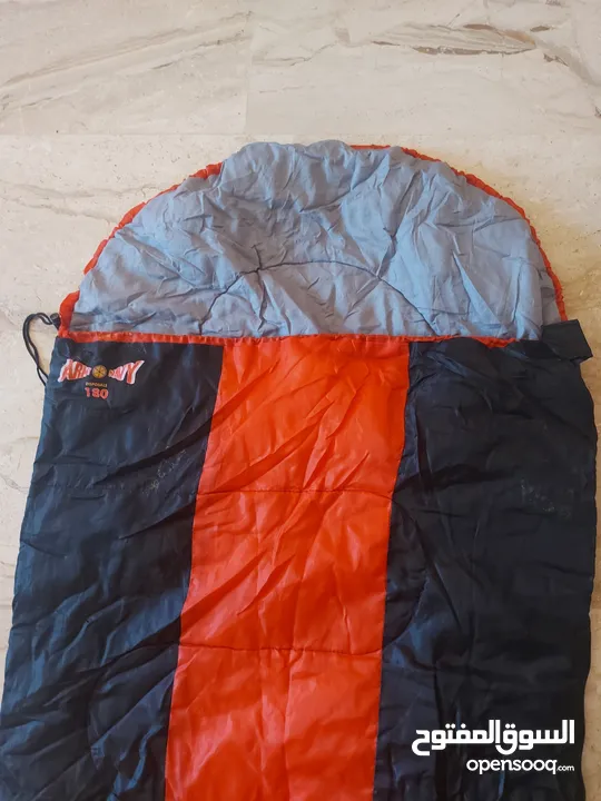 للتخيبم sleeping bag وارد اميركا مستعمل بحالة ممتازة ماركة ARMY NAVY قياس 75سم×180سم+30سم مع شنتة