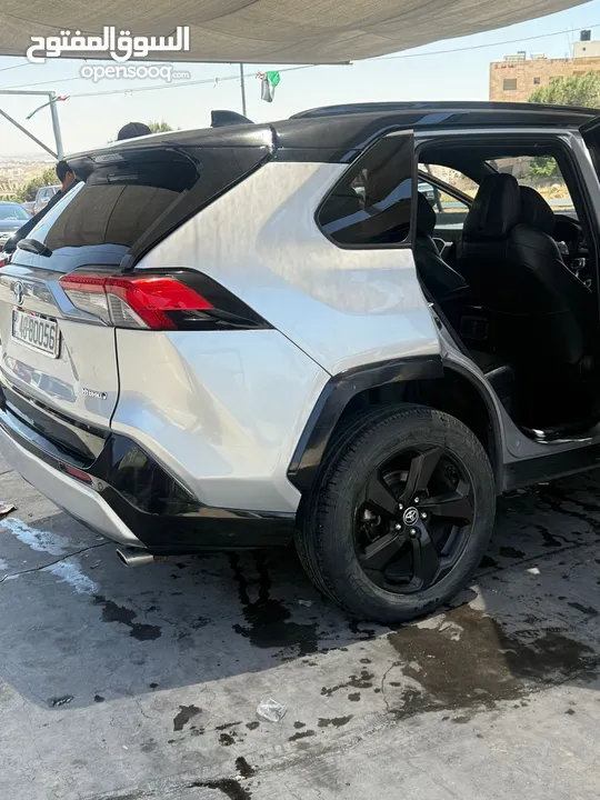 TOYOTA RAV4 XSE