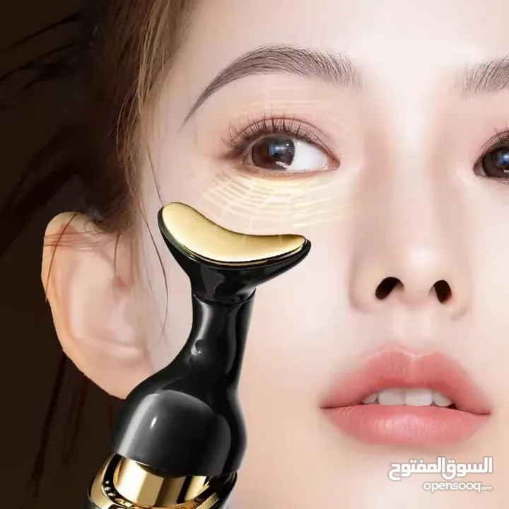 مع جهاز مساج الوجه 3×1  3 رؤوس متعددة للتدليك المثالي للوجه والرقبة جهاز واحد لروتين يومي .