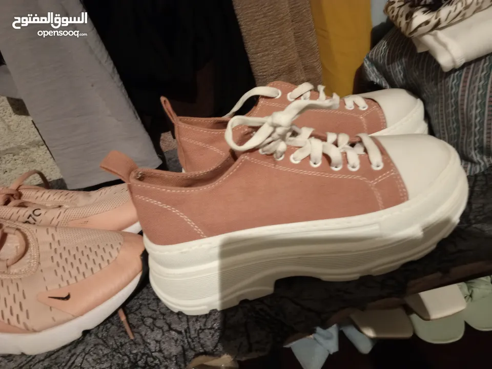 احذية اشكال الوان كلو مستعمل بحالة جديدة