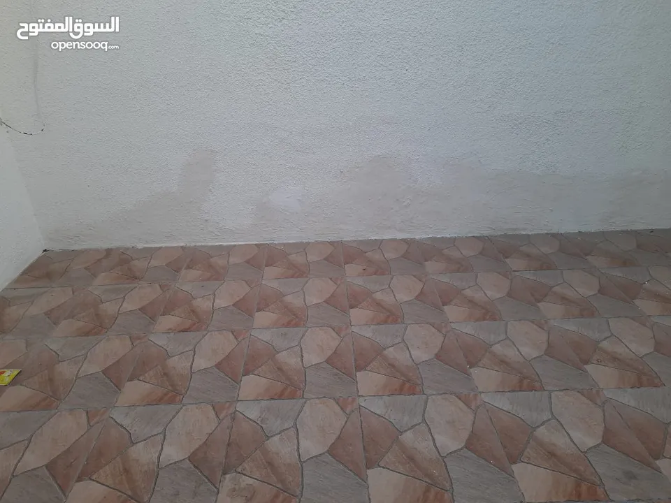 للإيجار بيت في الحزانه قرب قرية الشعب For Rent Villa in Al-Hazaanah SHJ