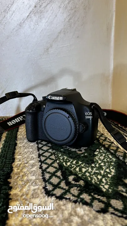 كاميرا كانون مع عدسة 50mm للبيع بسعر حرق