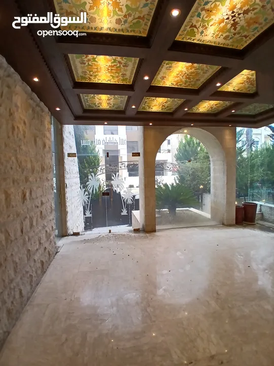 فيلا للايجار في عبدون مجددة بالكامل