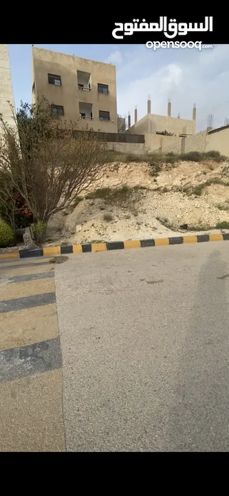 ارض للبيع حوض عويس جنب المرقب بعيدة عن شارع الحزام كيلو خلف مركز امن المنارة