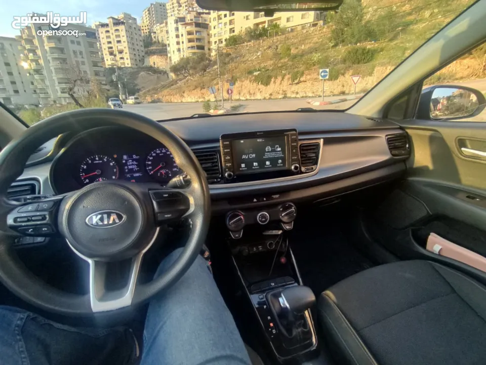 كيا ريو 2020 عداد 60 الف فقط مع فتحة سقف
