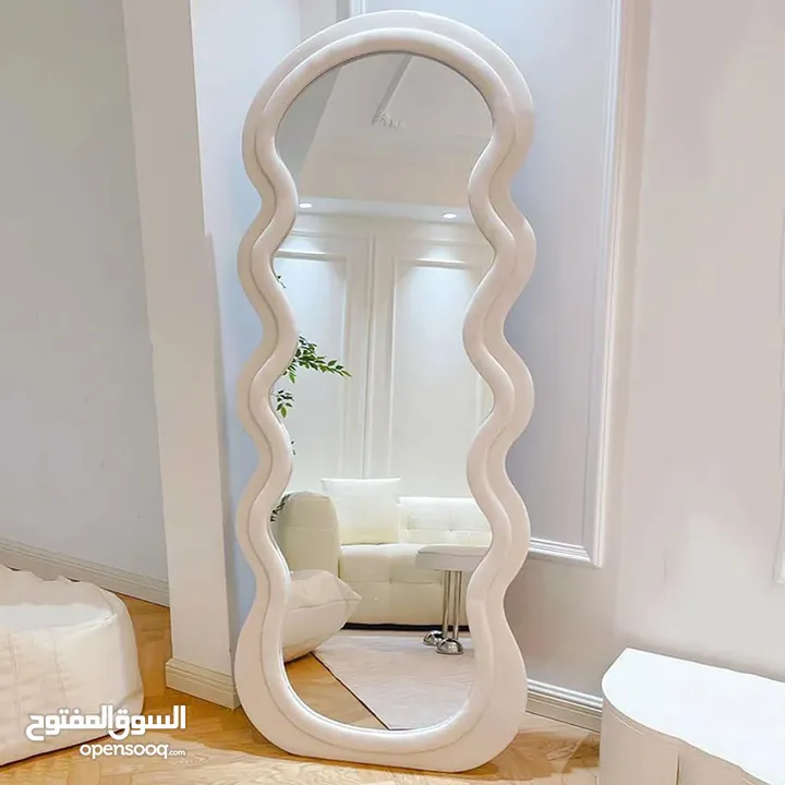 مرايا ستاند باطار مخملي فاخر تزيد فخامة المكان وتعكس جمالك من اول نظرة تضيف ديكور مميز للمكان