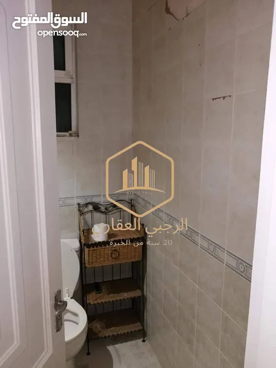 شقة / للايجار / دوبلكس / مع حديقة / الجاردنز