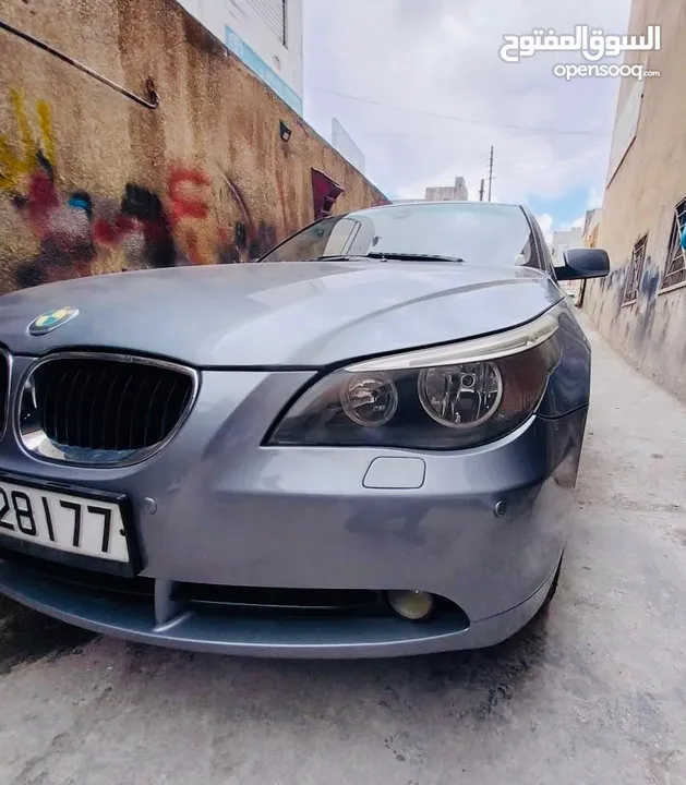 BMW520i الرمش