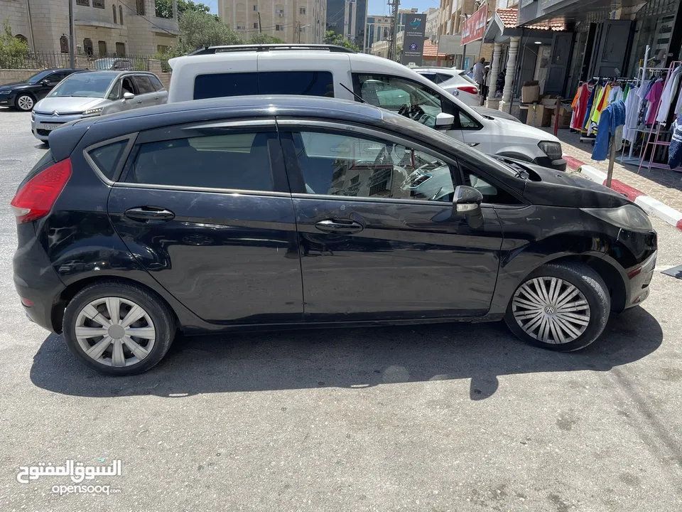 فورد فيستا للبيع