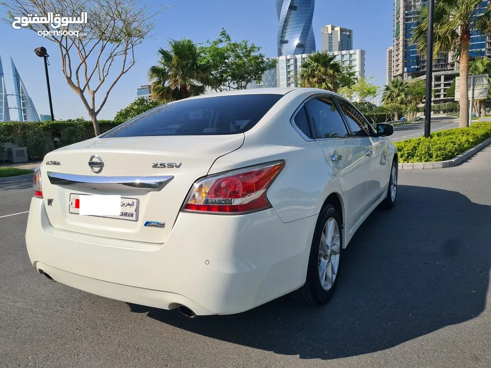 NISSAN ALTIMA SV FULL OPTION SINGLE OWNER AGENCY MAINTAINED EXPAT USED FOR SALE