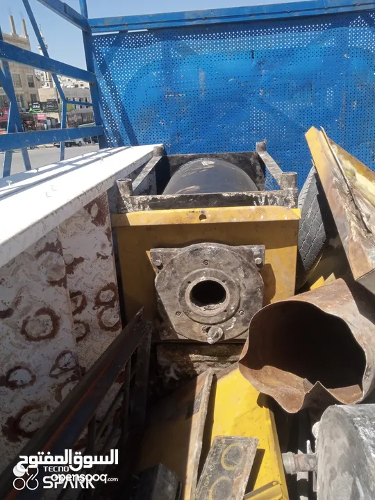 شراء جميع انواع الحديد والدربزين والزينكو والقرميد والكراكيب