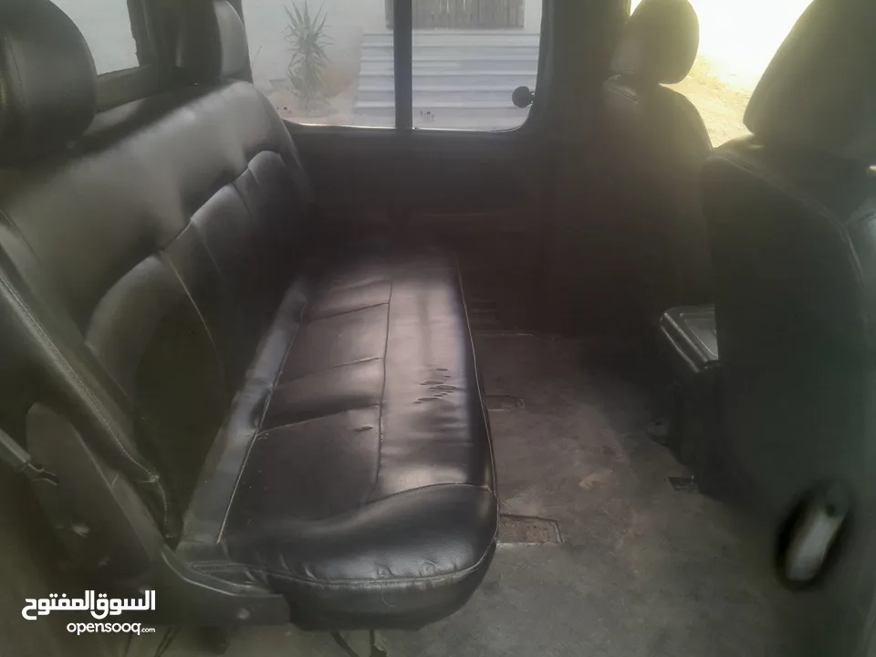 باص استركس موديل 2002 بحالة جيدة غير مرخص شهر  السعر 3.500 قابل للتفاوض