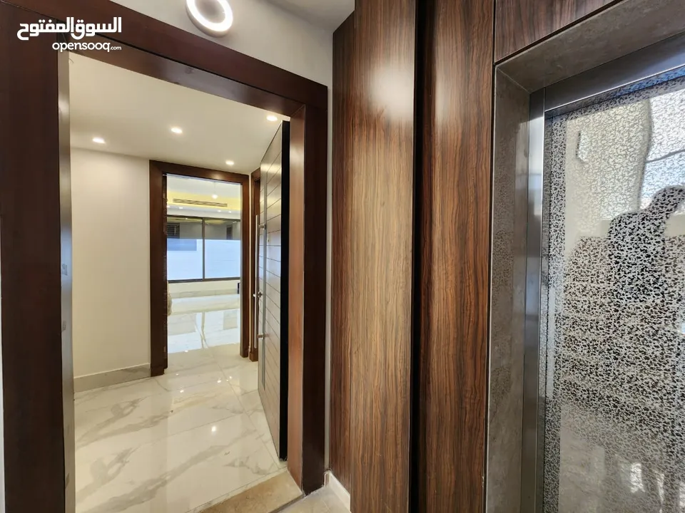 شقة نصف مفروشة للإيجار في عبدون - ref : 14583