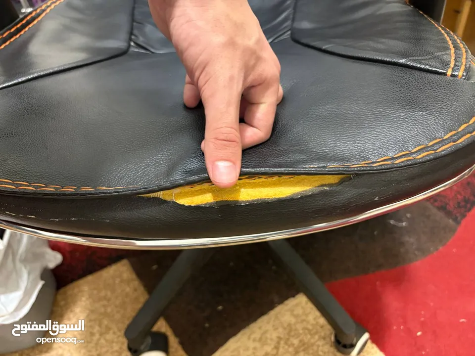 مكتب مع ماوس باد.. المكتب استعمال منزلي للدراسة ونظيف... مع كرسي اصلي أمريكي.. سعر حرق الاثنين ب 25