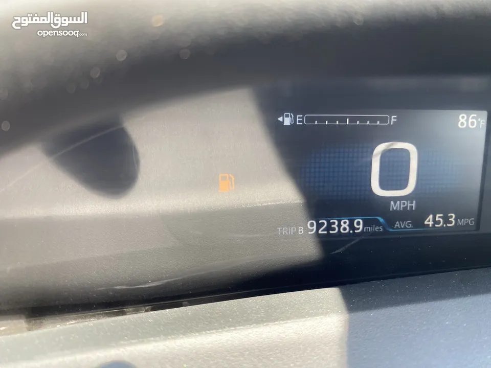 تويوتا بريوس تصلح للاعفاءات والجمرك 2022 ماشيه 10 الاف فحص 4 جيد صنف Xle فل كامل
