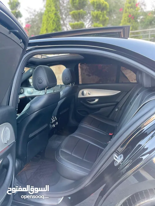 Mercedes Benz E300 بنزين بحالة الوكالة