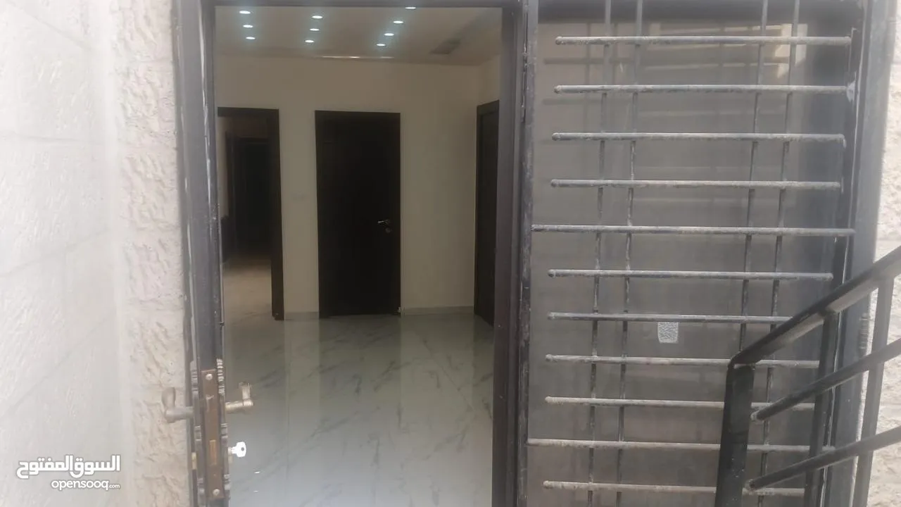 شقة أرضية للبيع