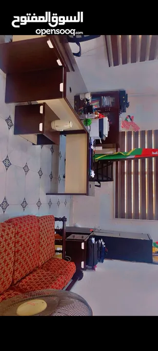 اثاث  مدرسة ورضة.  مكاتب  مستعملة بحاله الجيد جدا المفرق