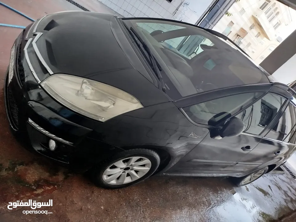 سيتاروين بيكاسو اسود 7 ركاب بيت لحم