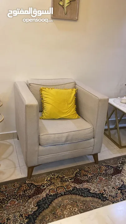 طقم غرفه جلوس وقعده  للبيع لون بيج