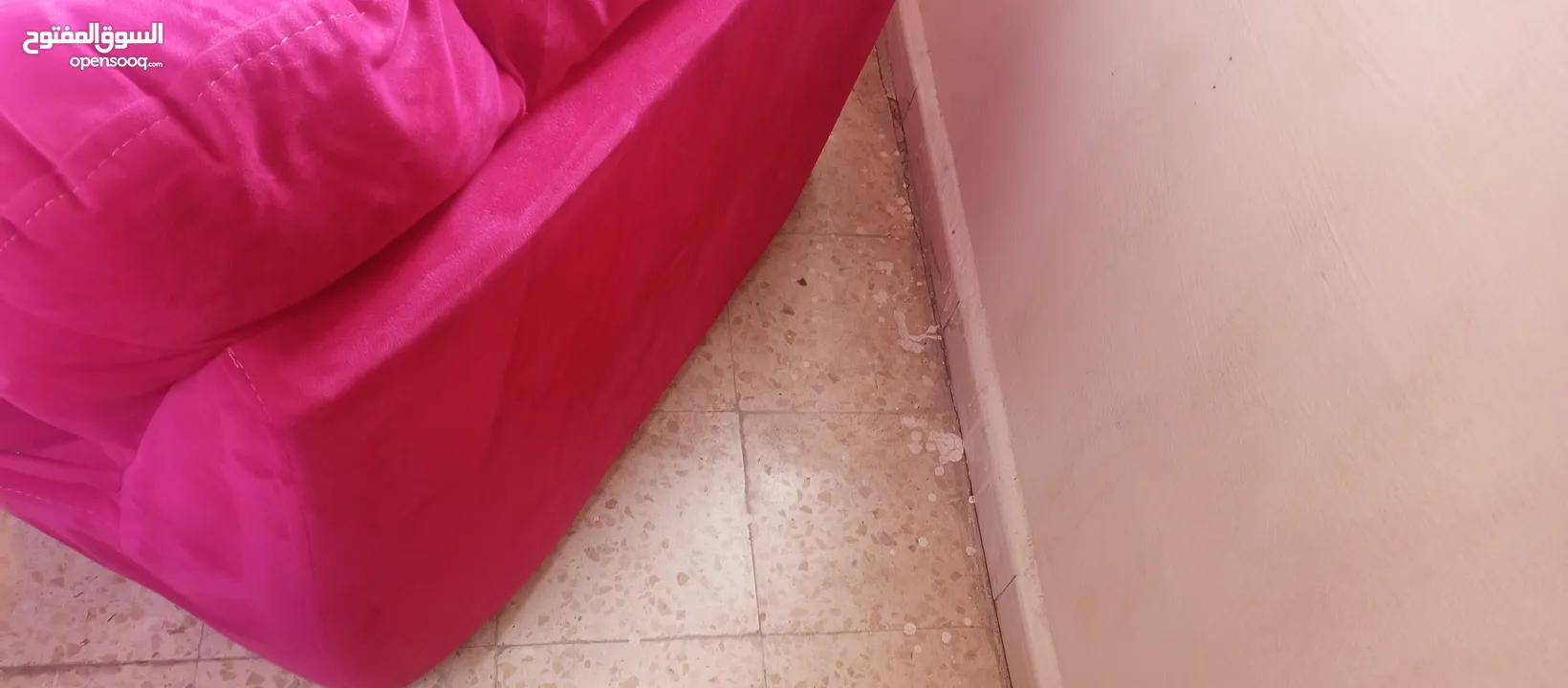 طقم كنب سعودي تفصيل مع طاولات   تفصيل كامل من أ----ي وطاولات تفصيل   كامل...................