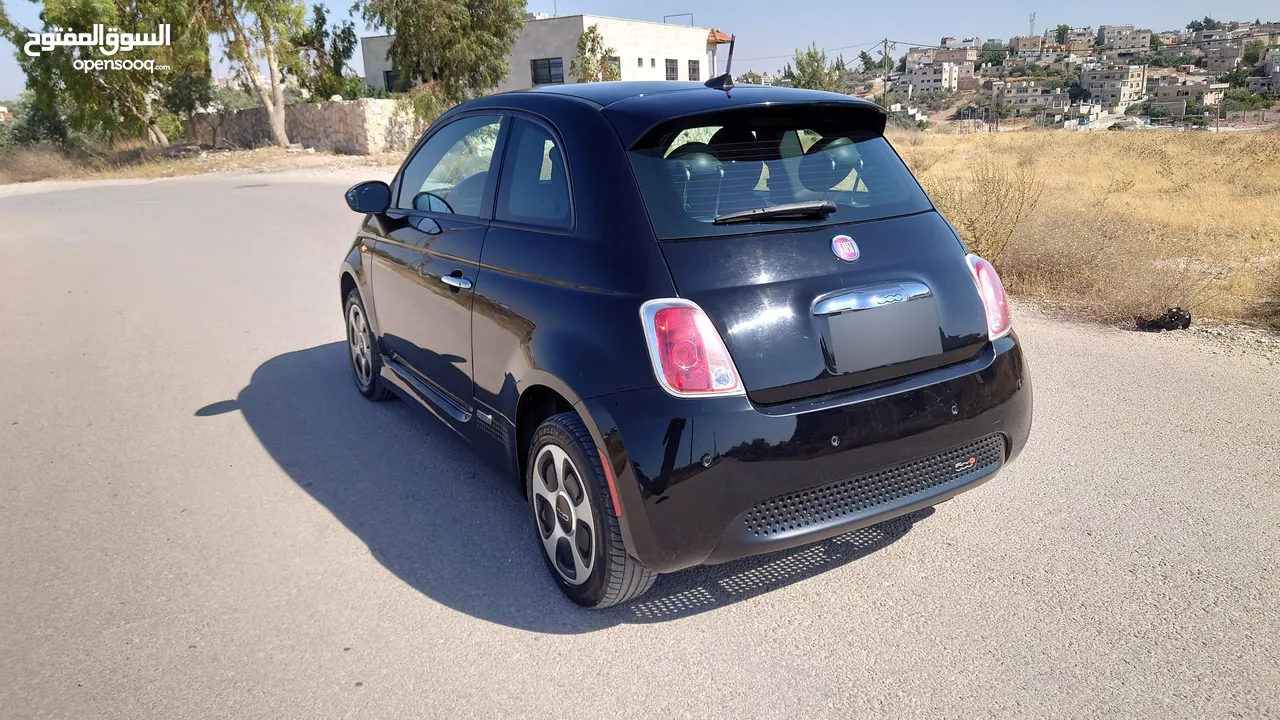 فيات 500e موديل 2017 لون اسود
