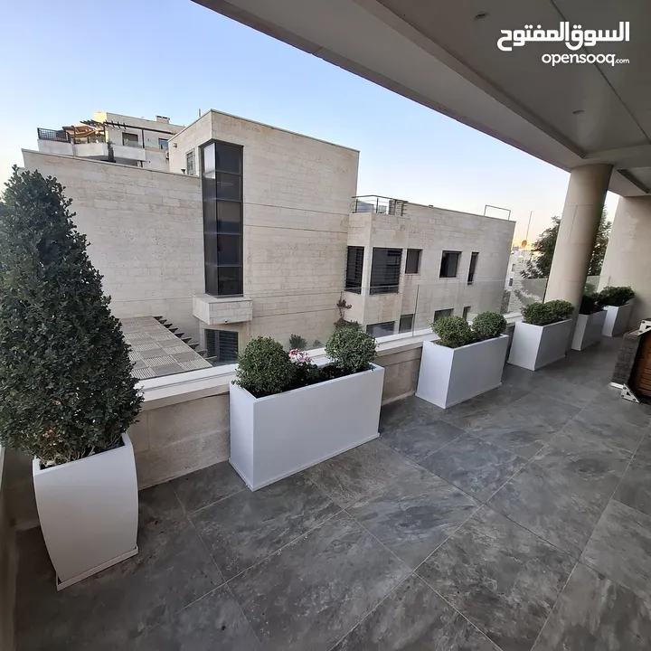 قواوير فايبر جلاس بشكل عصري أنيق #قواوير فايبر جلاس  #نباتات زينة ومثمر داخلي وخارجي  #إشراف مهندسين