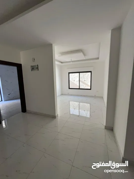 شقة مميزه في ضاحية الياسمين بتشطيب مميز