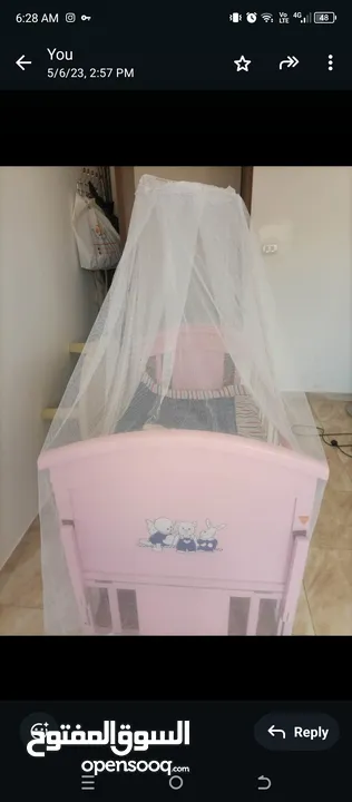 تخت بيبي خشب  بفتح من جهة الام
