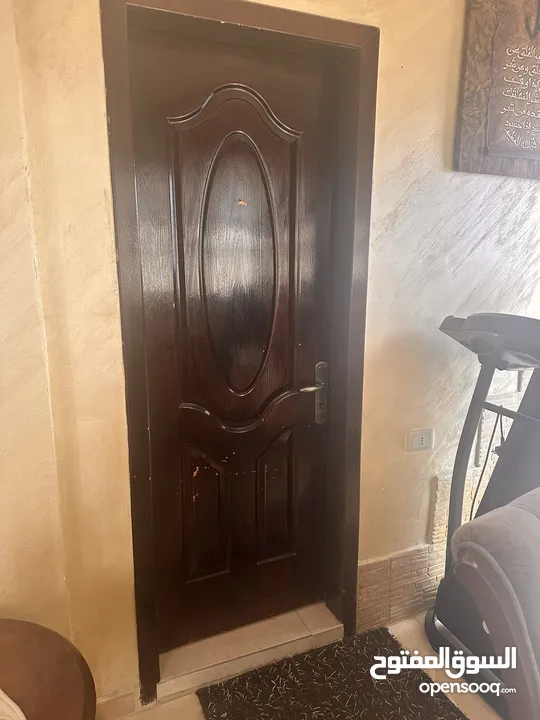 أبواب خشب مستعملات للبيع