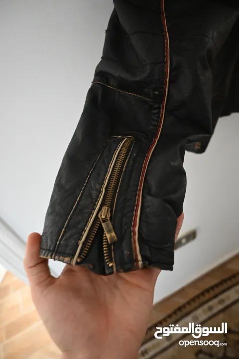 VINTAGE AMERICAN LEATHER JACKET WITH DETAILING