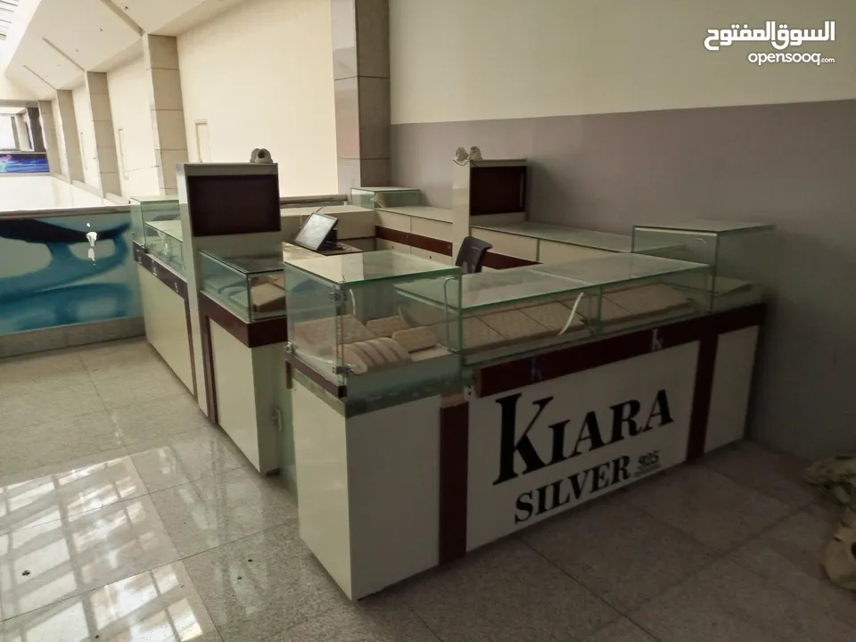 ديكور محل مستعمل للبيع بحاله جيده للبيع