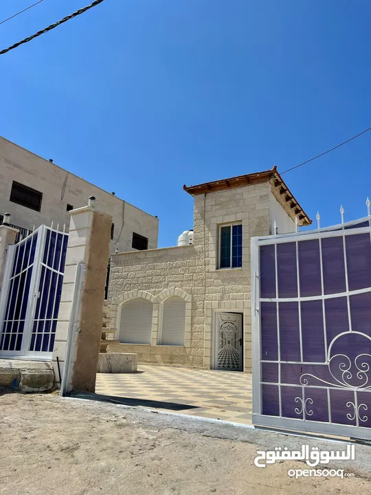 بيت مستقل بأجمل مواقع بيرين