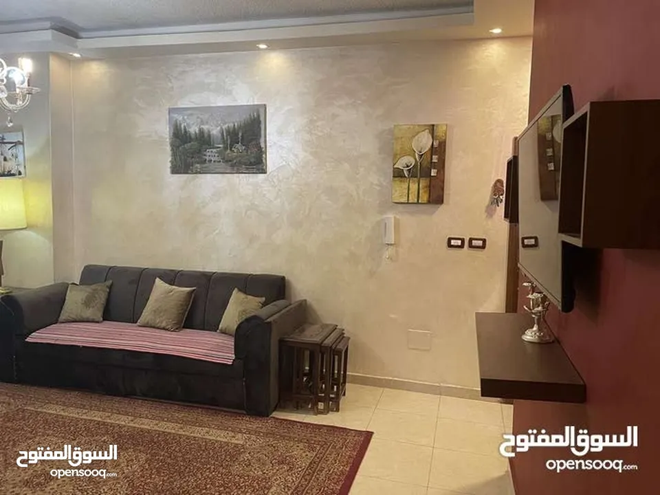 شقة فارغة 3 نوم 3 حمامات 125م للايجار