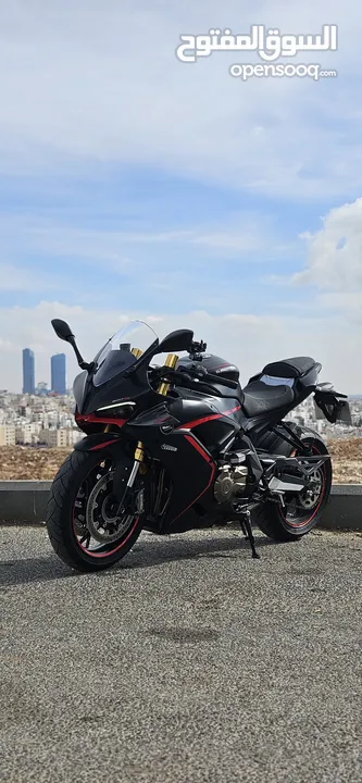 للبيع فقط QJ MOTOR SRK 600RR 2023 بحالة الوكالة