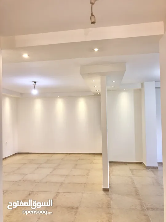 شقة للبيع في عين منجد