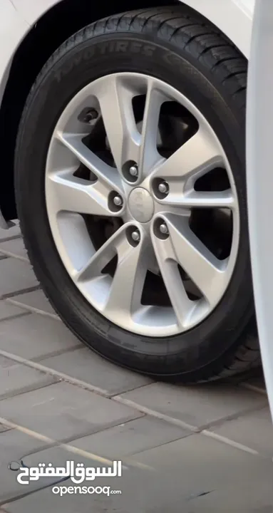 كيا سيراتو k3 سعرررررر حرررررررق حرررررررق مع فتحة سقف