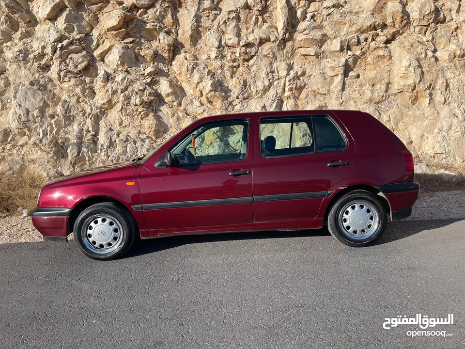 جولف MK3 موديل 1998 ماشية بس 105 الف محولة اوتومات بس عدة الغيار العادي كامل معها