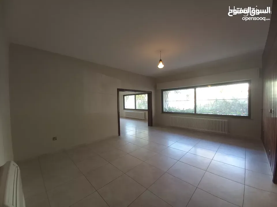 شقة غير مفروشة للإيجار 320م2 ( Property 17793 ) سنوي فقط