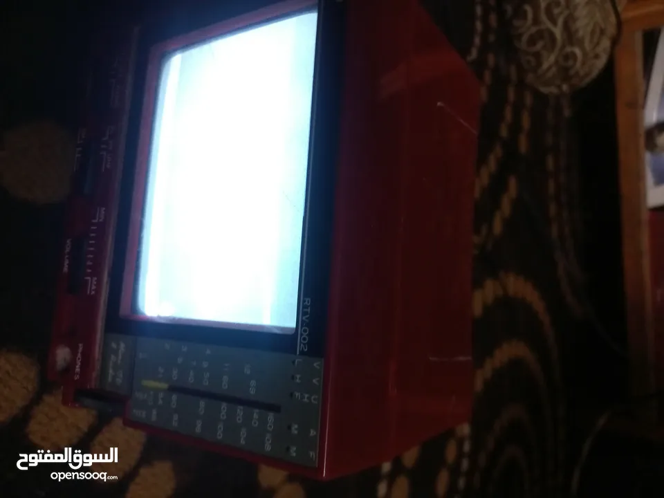 تلفزيون قديم ابيص وأسود شغال قحص كامل