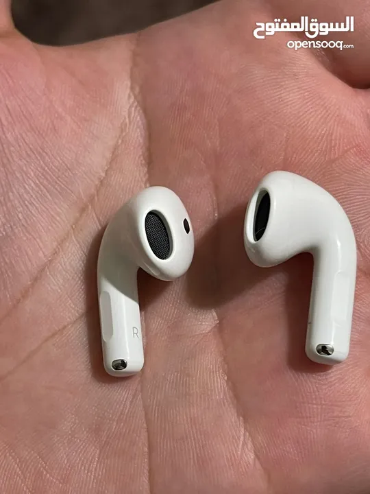 أختار الأصلي وريح راسك النسخة الأحدث والأقوى  بطارية تصل إلى 5ساعات من الأستخدام Apple AirPods 4 AN