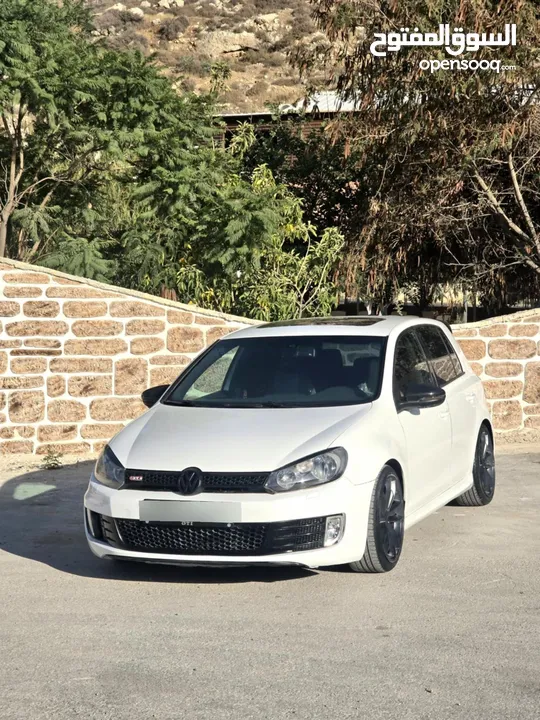 جولف gti اصل للبيع بسعر مغري
