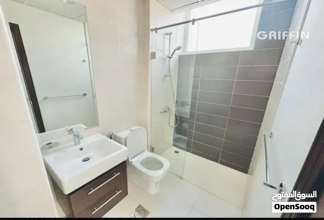 الاكثر طلبا شقه 3 غرف بمساحه واسعه وسعر لقطه غير قابل للمنافسه بادر بالحجز ومعرفه التفاصيل