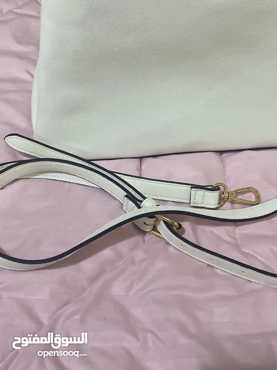 حقيبة بيضاء من آلدو