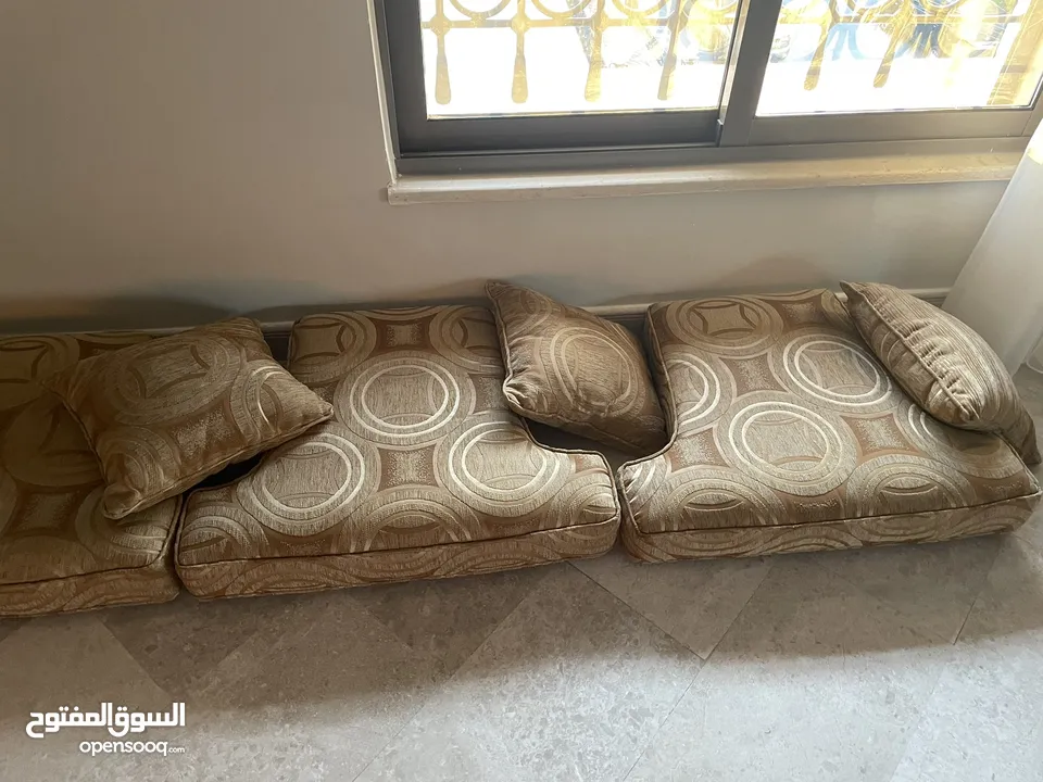 مقاعد و مخدات  كنب