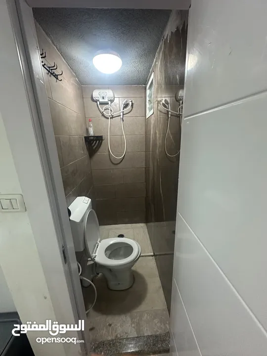 كرفان لون ابيض للسكن الخارجي ( متنقل )