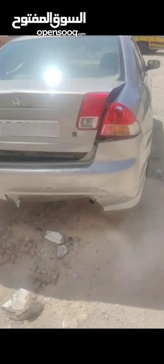 هوندا سيفيك شمباني للبيع على وضعها تعرضت لحادث وبحاجة لأصلاح