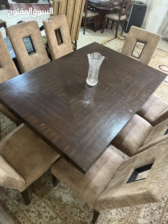 طاولة سفره للبيع بحاله جيده