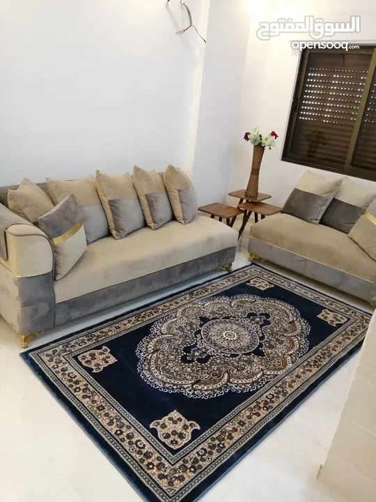 تنجيد جميع انواع الكنب والجلسات العربيه والخليجيه  وصيانه الكنب داخل المنزل